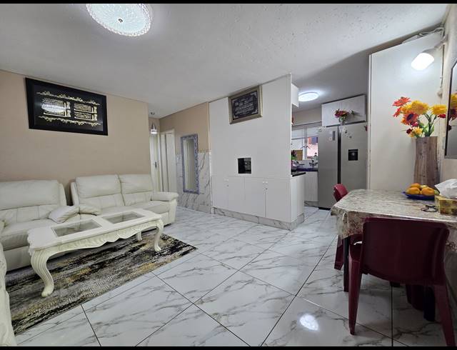 2 BEDROOM TOWNHOUSE FOR SALE IN RIDGEWAY